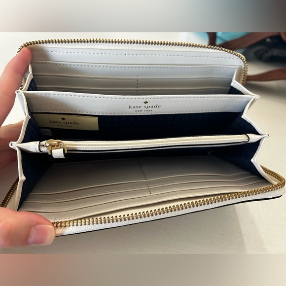Kate Spade Large Cream/Dark Blue Zip Wallet - Picture 7 of 9